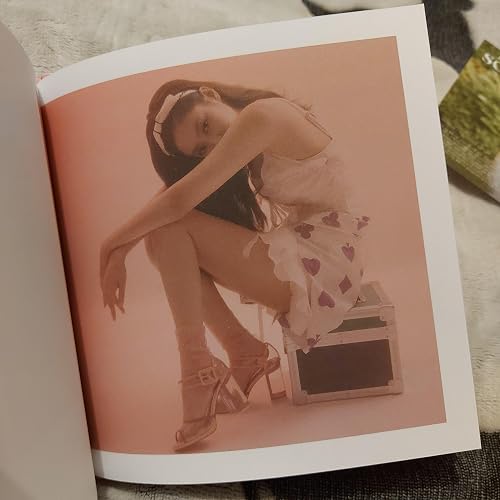 Amazon.co.jp: BLACKPINK Jennie - [Solo] 1st Solo Album CD+72p